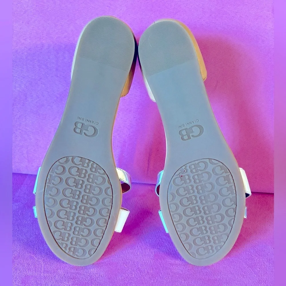 Gianni Bini On Point Flat Leather Sandals White Silver Tan Size 9.5